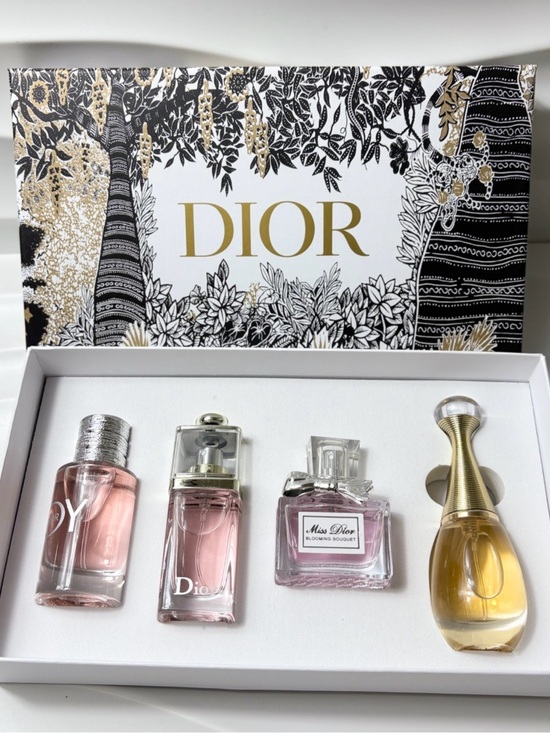 Dior Other - Dior Women’s 4 pc perfume gift set 40ml each